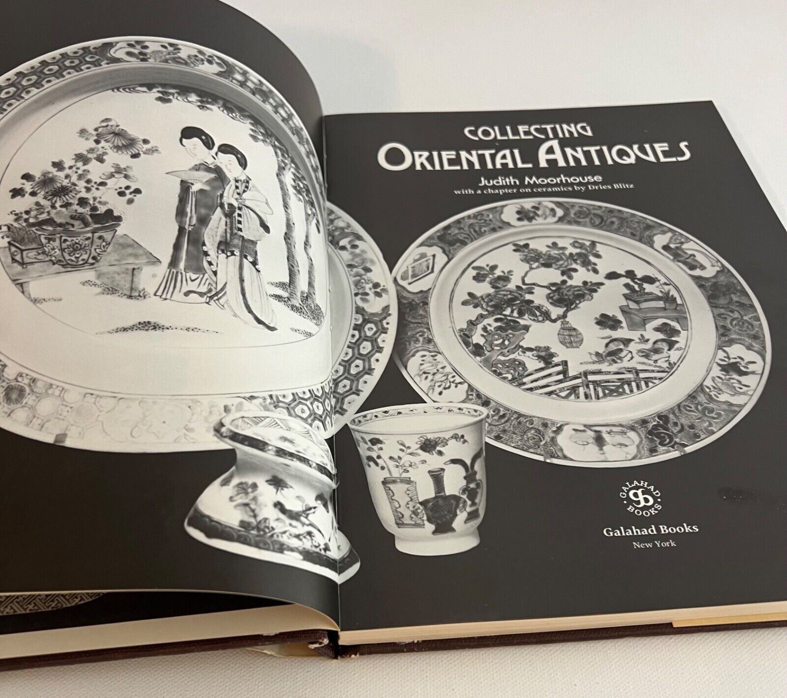 Collecting Oriental Antiques Hardcover w/DJ Judith Moorhouse Vintage