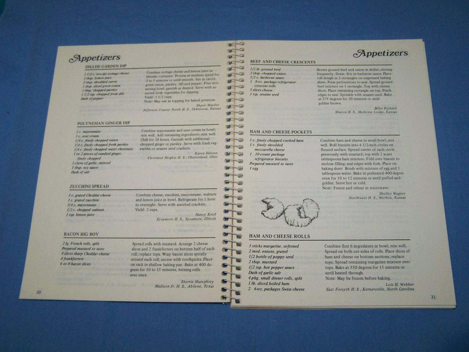 Vtg Set Of 4 CookBook Collectibles. Favorite Recipes Press 1985