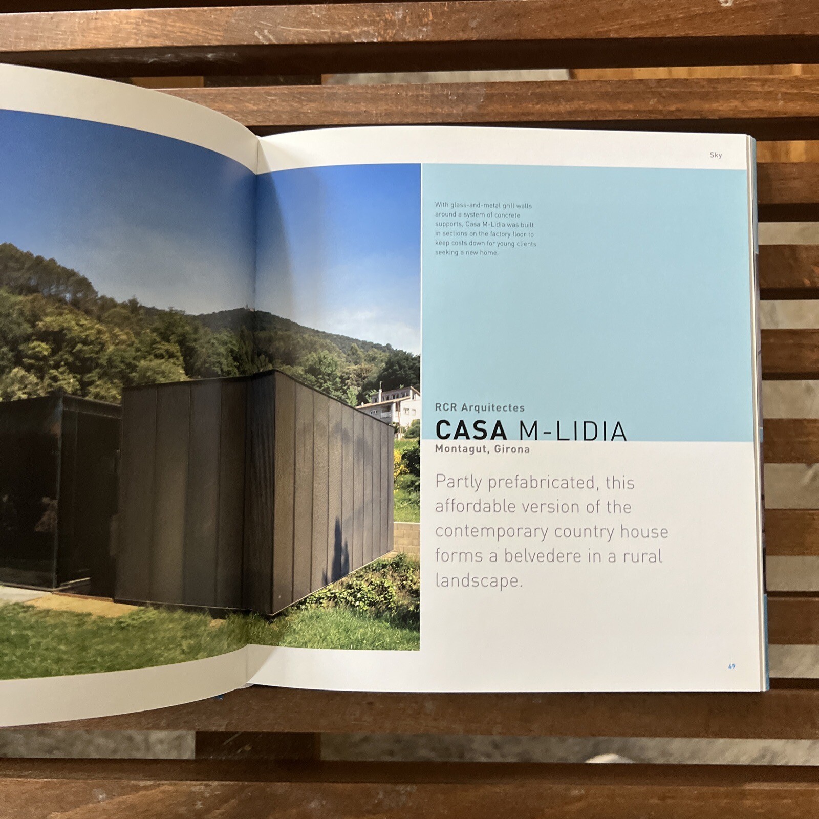 Mediterranean Modern by Dominic Bradbury – Hardcover Architecture Book