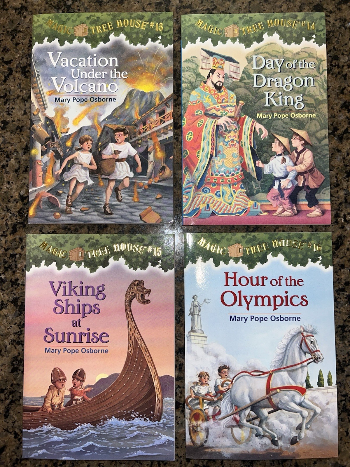 Magic Tree House 1–28 Box Set Complete 28-Book Collection
