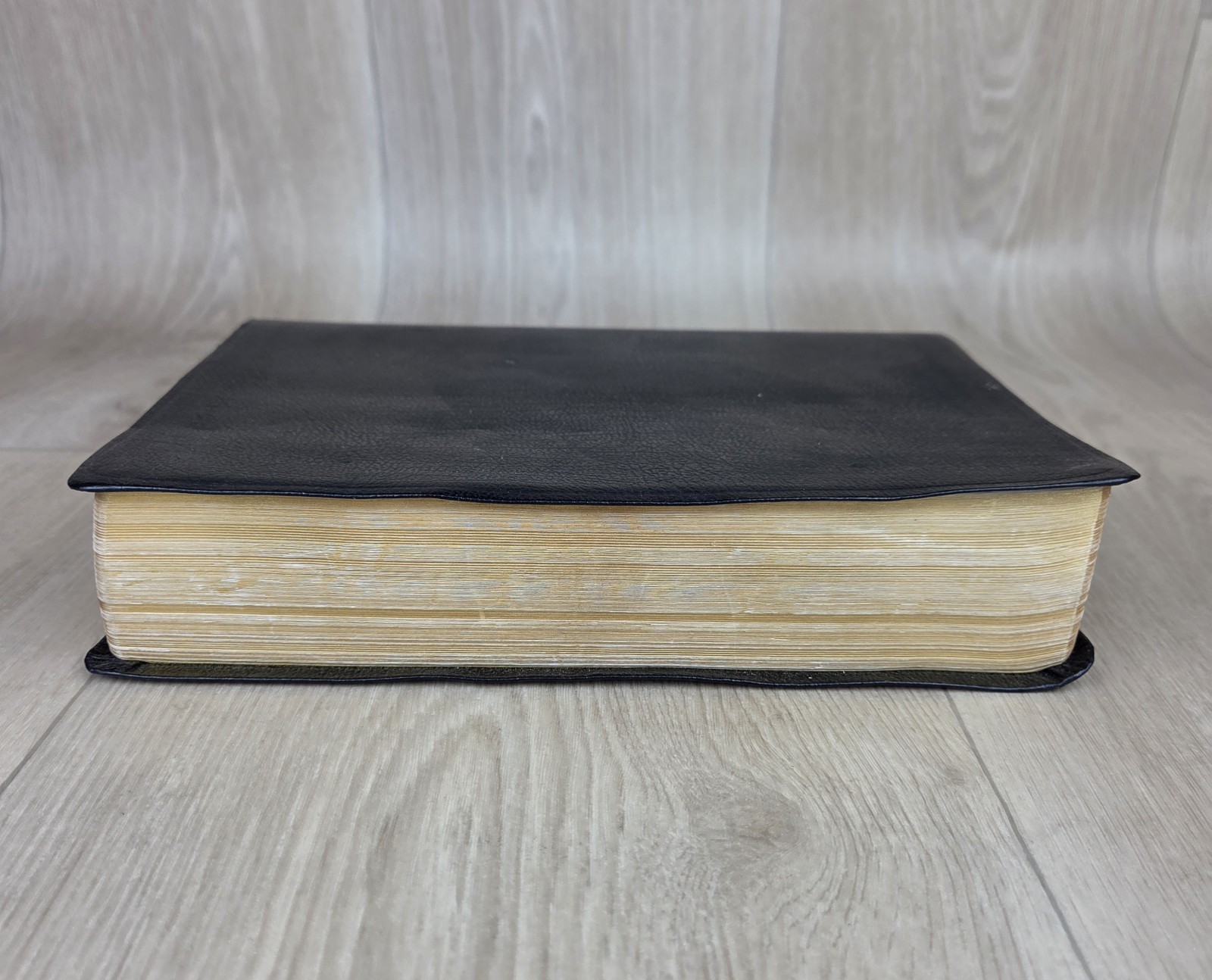1994 Ryrie KJV Expanded Edition Study Bible Red Letter Moody Black Softcover