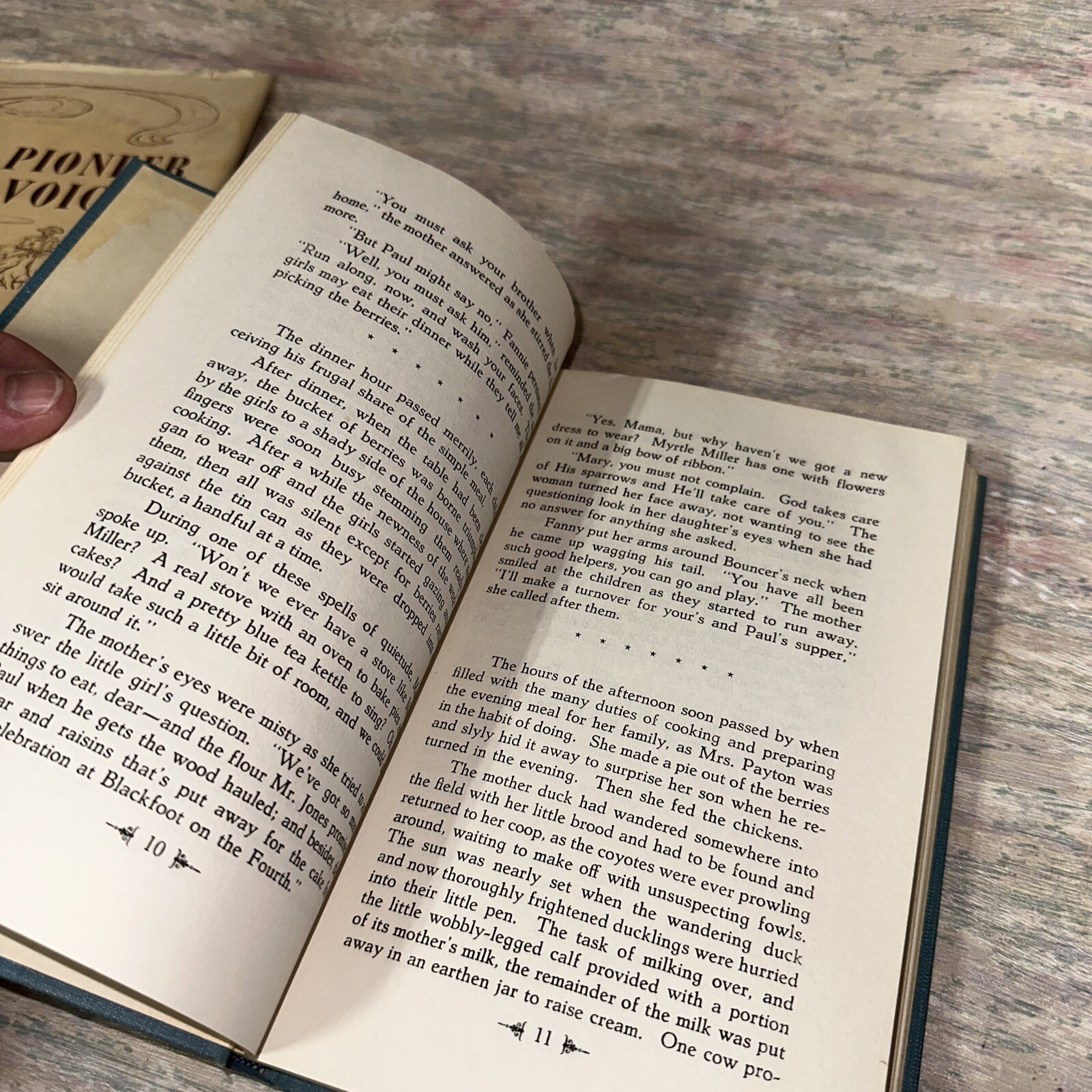 PIONEER VOICES Thomas G. Bond 1955 Hardcover with Dust Jacket SIGNED