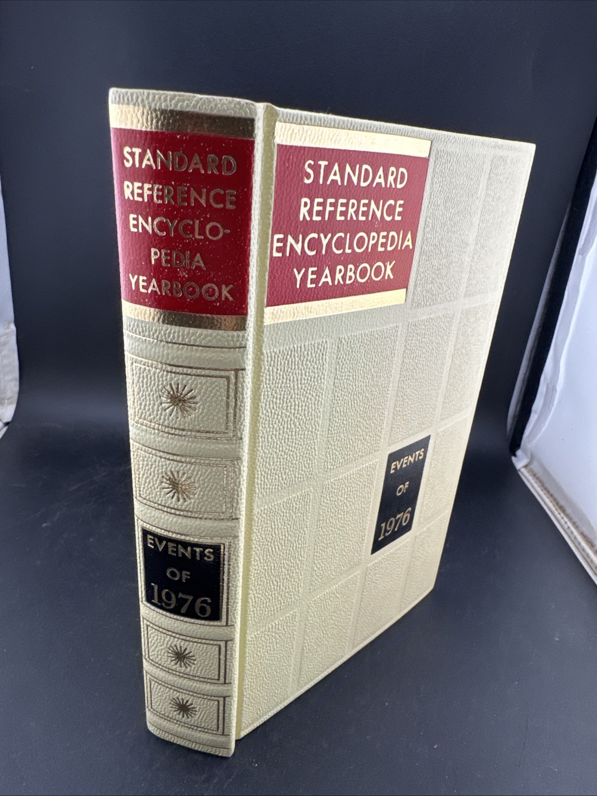 Funk Wagnalls Standard Reference Encyclopedia Yearbook Hardcover Events of 1976