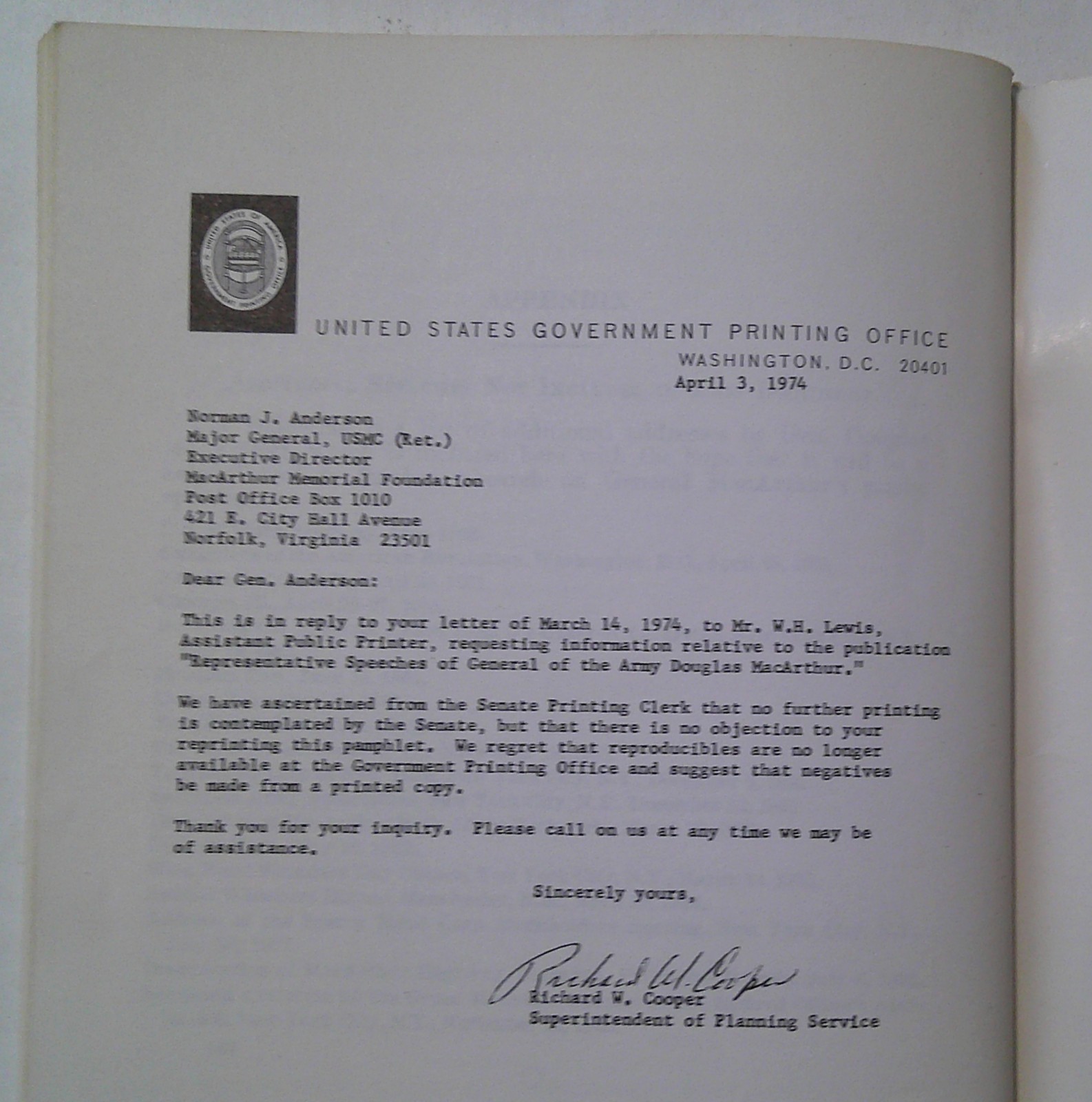 1974 SELECTED SPEECHES DOUGLAS MACARTHUR – Soft Cover Booklet 104 Pages
