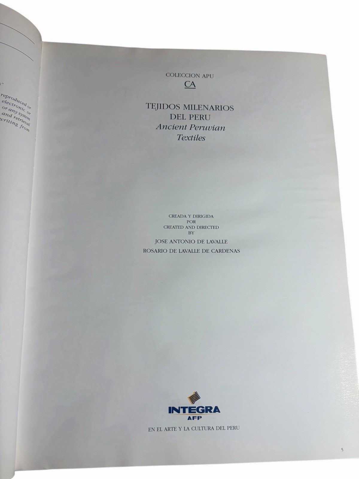 Tejidos Milenarios del Peru Ancient Peruvian Textiles 1999 HC DJ Folio