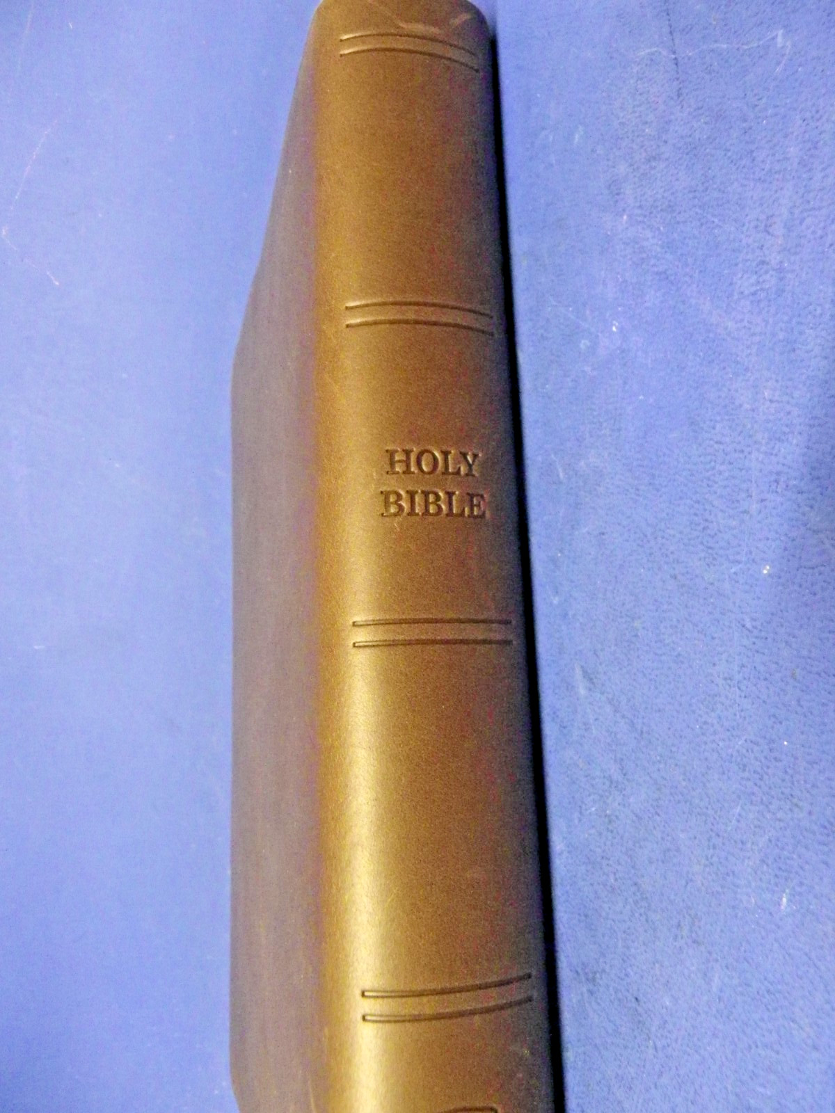 The Holy Bible The Old & New Testament King James Version Red-Letter Edition EC