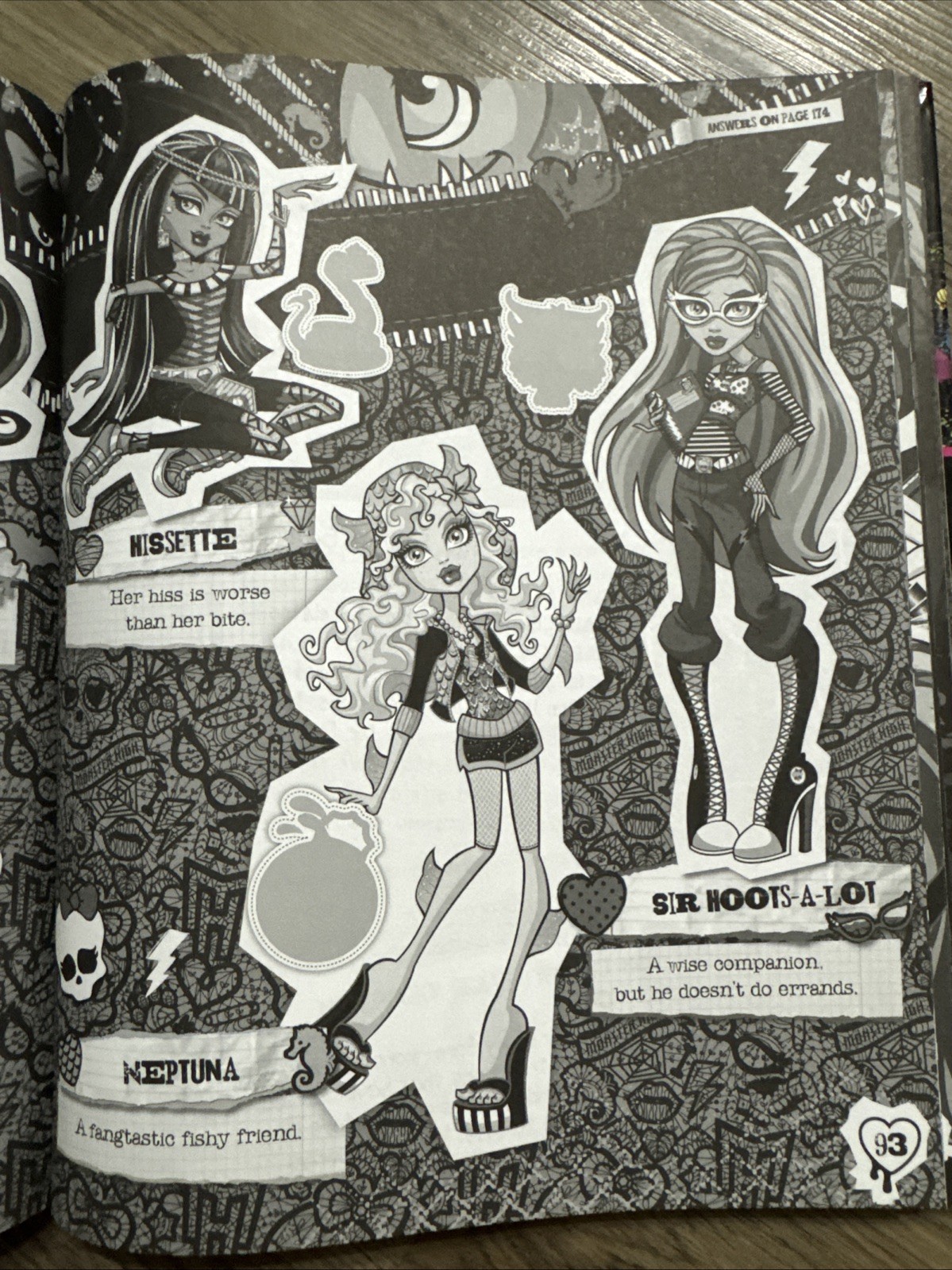 Monster High Collection: Over 200 Pages of Fantastic Fun! Over 100 Stickers NEW