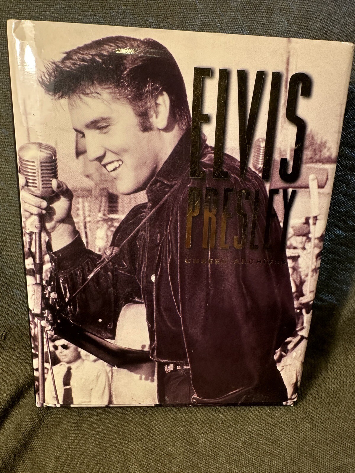 Elvis Presley Unseen Archives Hardcover by Marie Clayton 383 pages 2003 Jacket