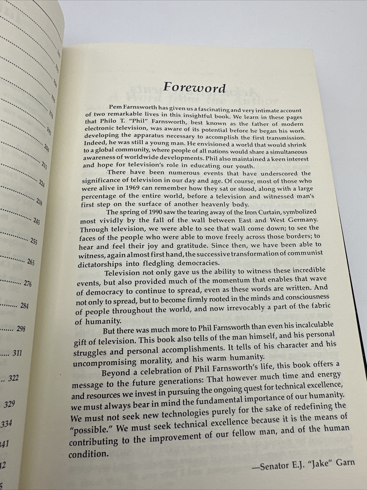 DISTANT VISION: ROMANCE AND DISCOVERY OF AN INVISIBLE By Elma G. Farnsworth NEW