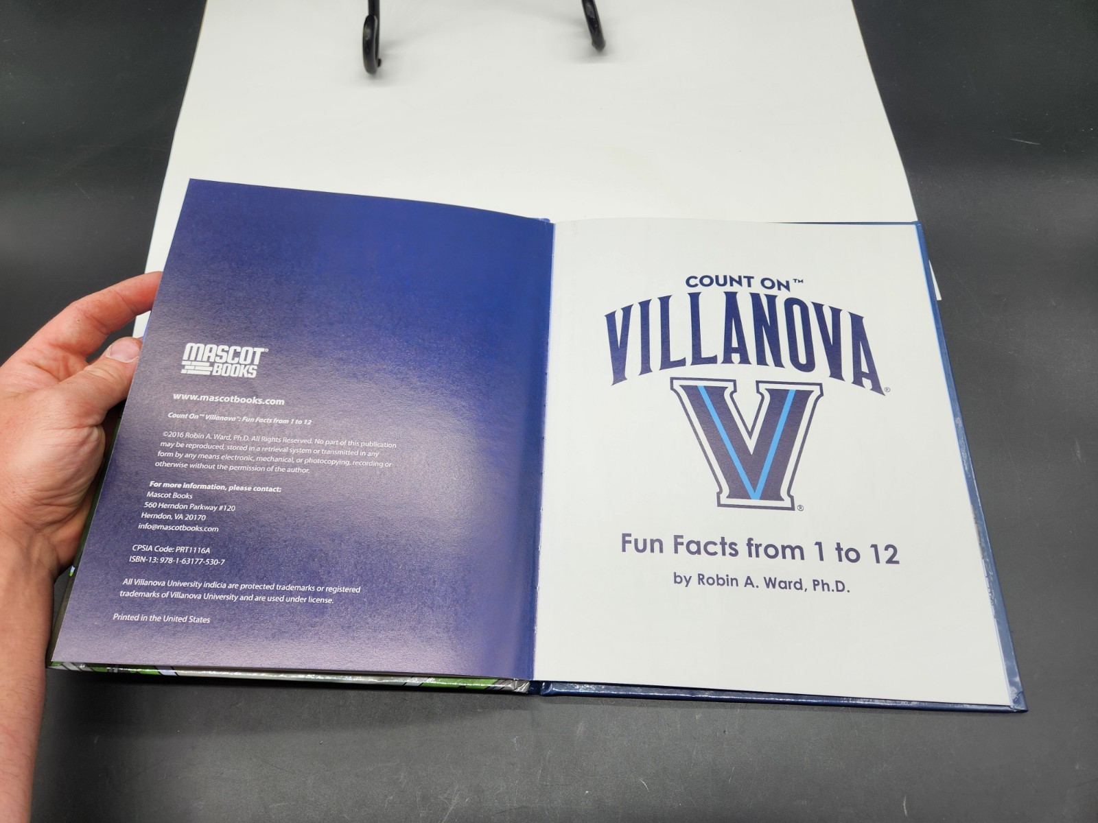 COUNT ON VILLANOVA: FUN FACTS FROM 1 TO 12 By Robin Ward – Hardcover