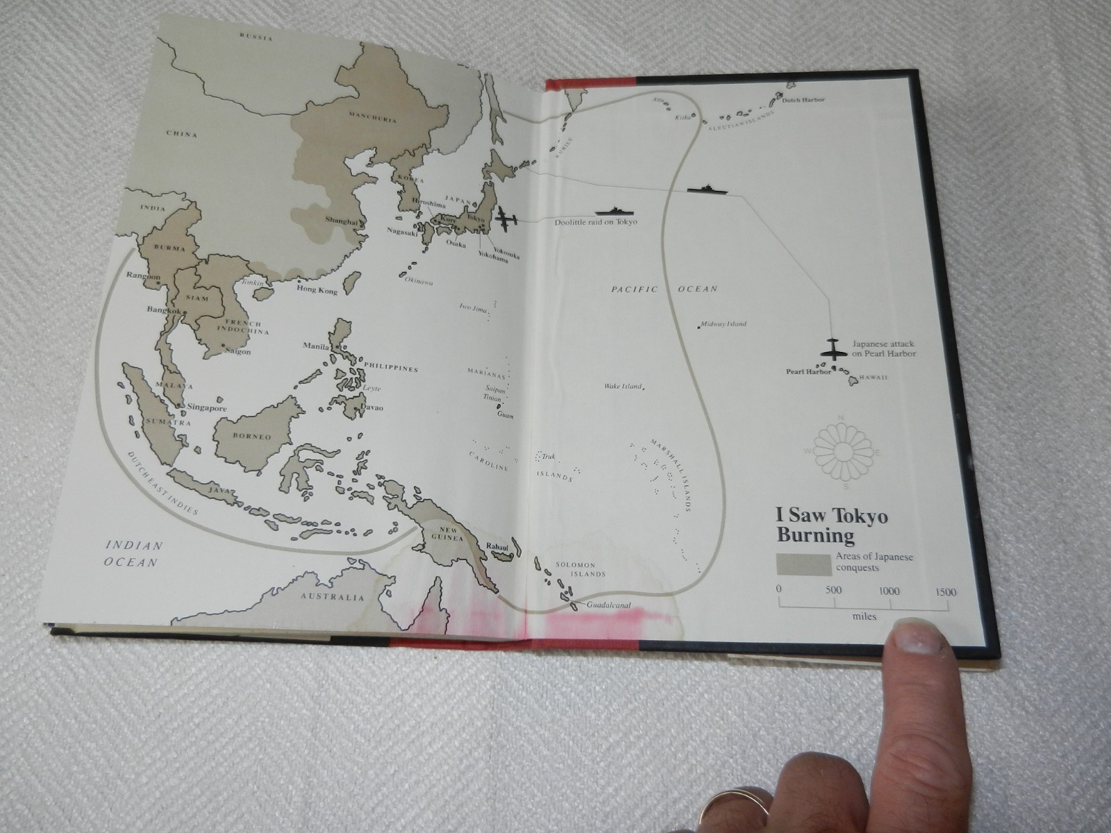 WW II Vichy French journalist in Japan 1941-1945 „I SAW TOKYO BURNING“