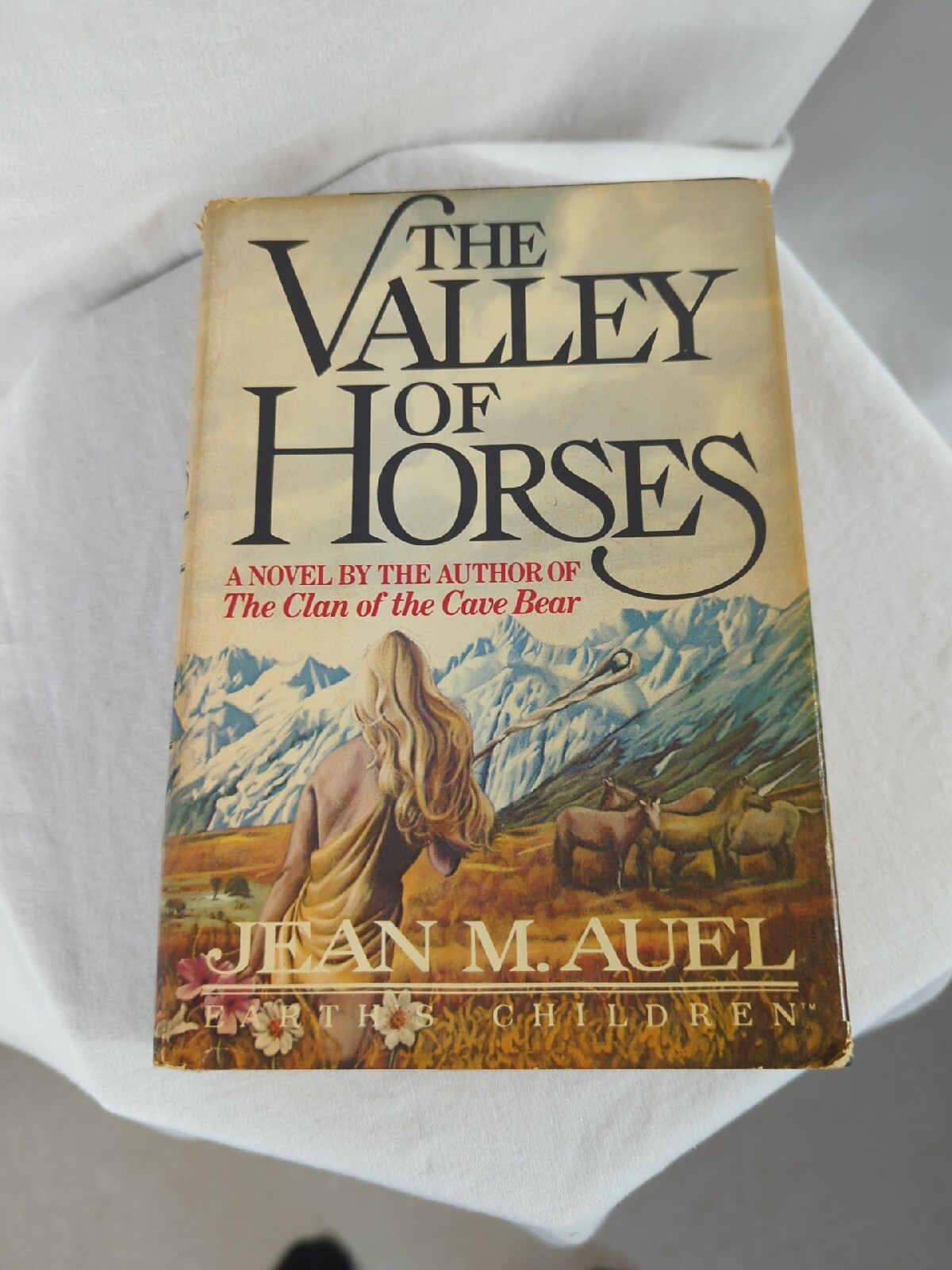 Earth’s Children Ser.: The Valley of Horses by Jean M. Auel (1982, Hardcover)