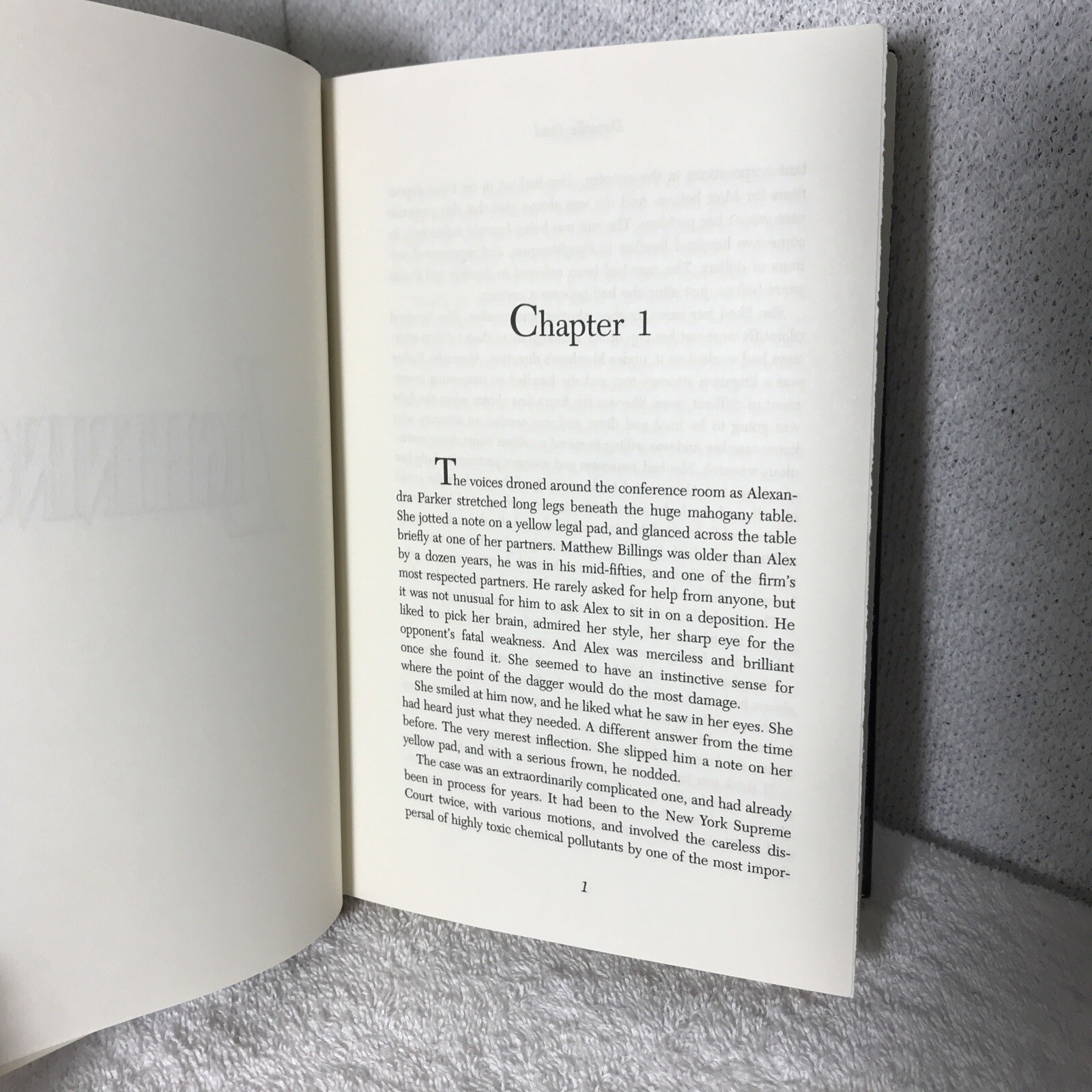 Lightning Danielle Steel Hardback with Sleeve Book Delacorte Press 396 pages