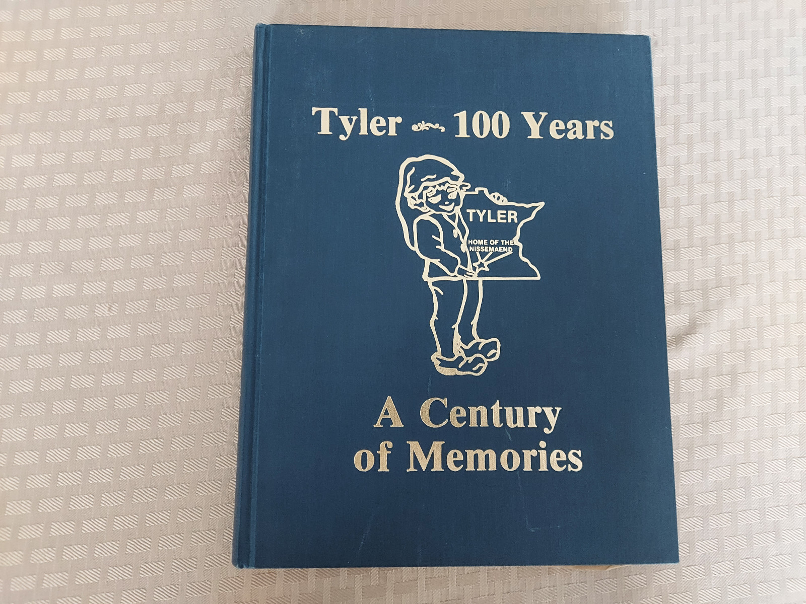 Tyler, MN „Tyler 100 Years A Century of Memories“ 1987 128 Pages