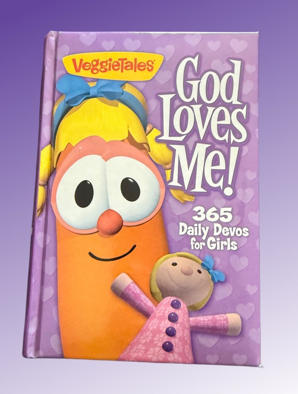 God Loves Me! : 365 Daily Devos for Girls by Worthy Inspired and VeggieTales