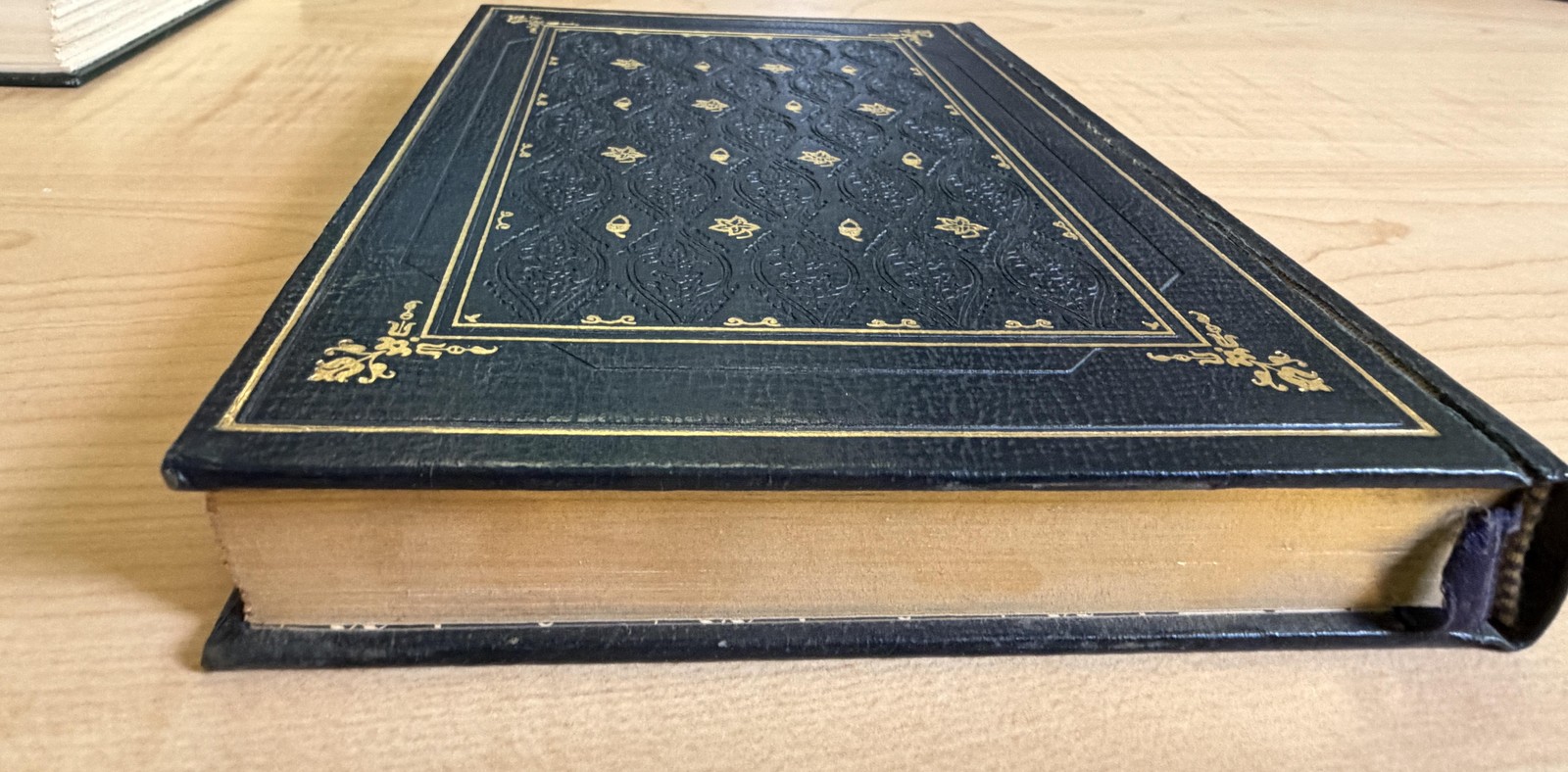 Vintage The Good Earth Pearl S. Buck HC Faux Leather Black Gilt 1949 ICL USA