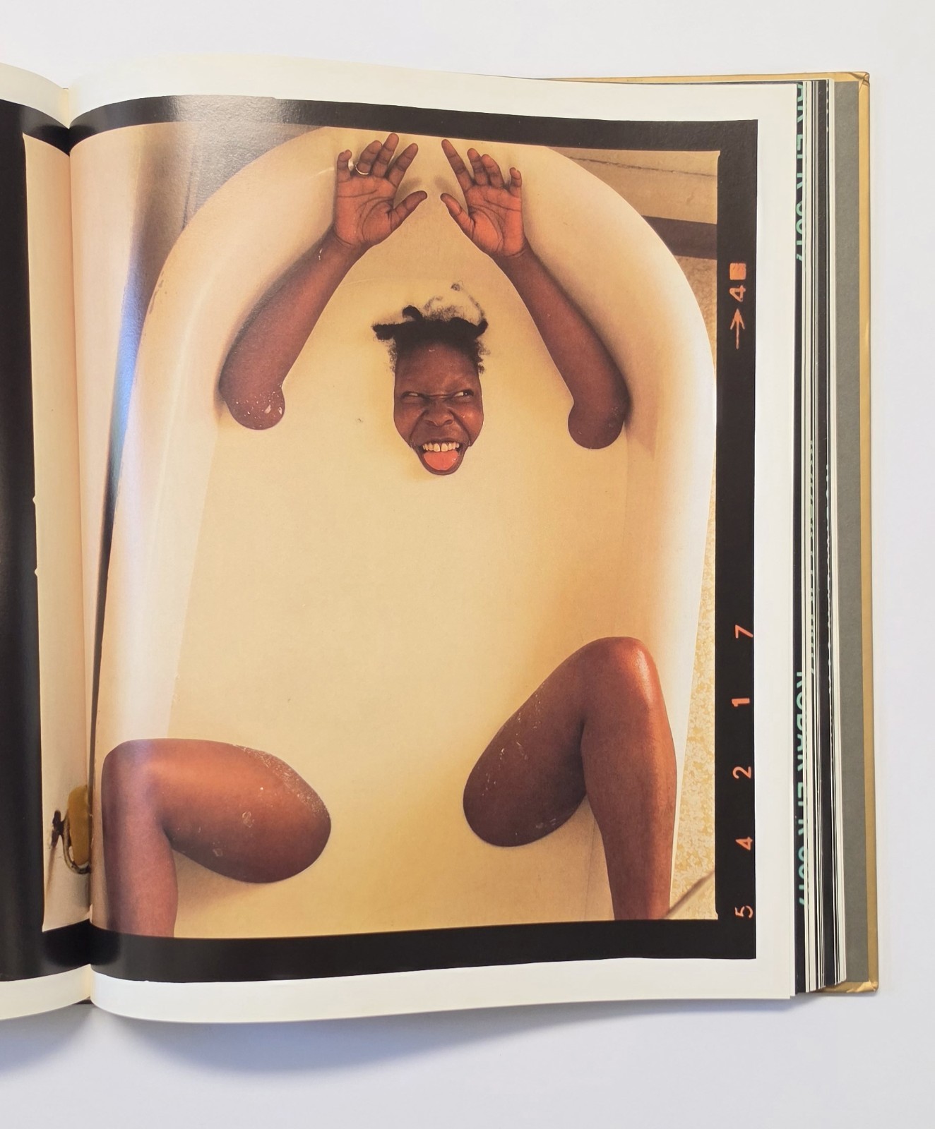 Annie Leibovitz: Photographs 1970-1990 First Editon Harcover Book Dust Cover