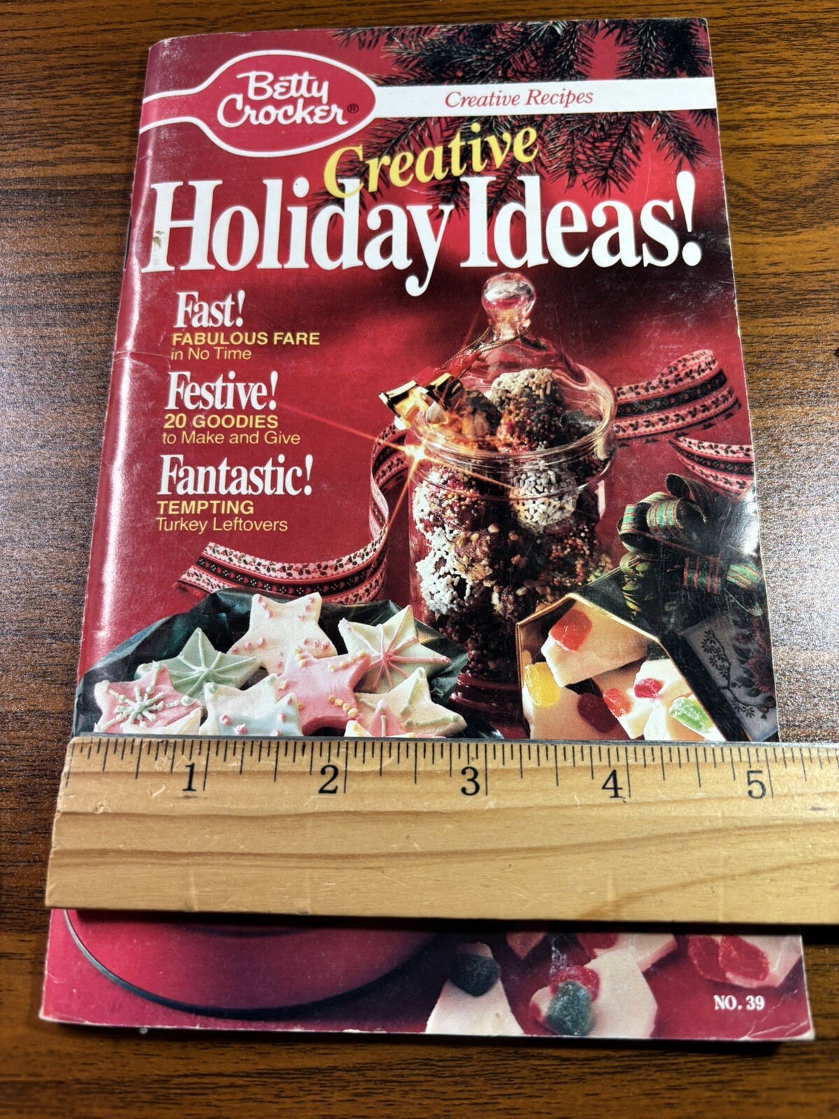 Betty Crocker creative Holiday Ideas and Cookbook no 39 1989 VTG 91 pages