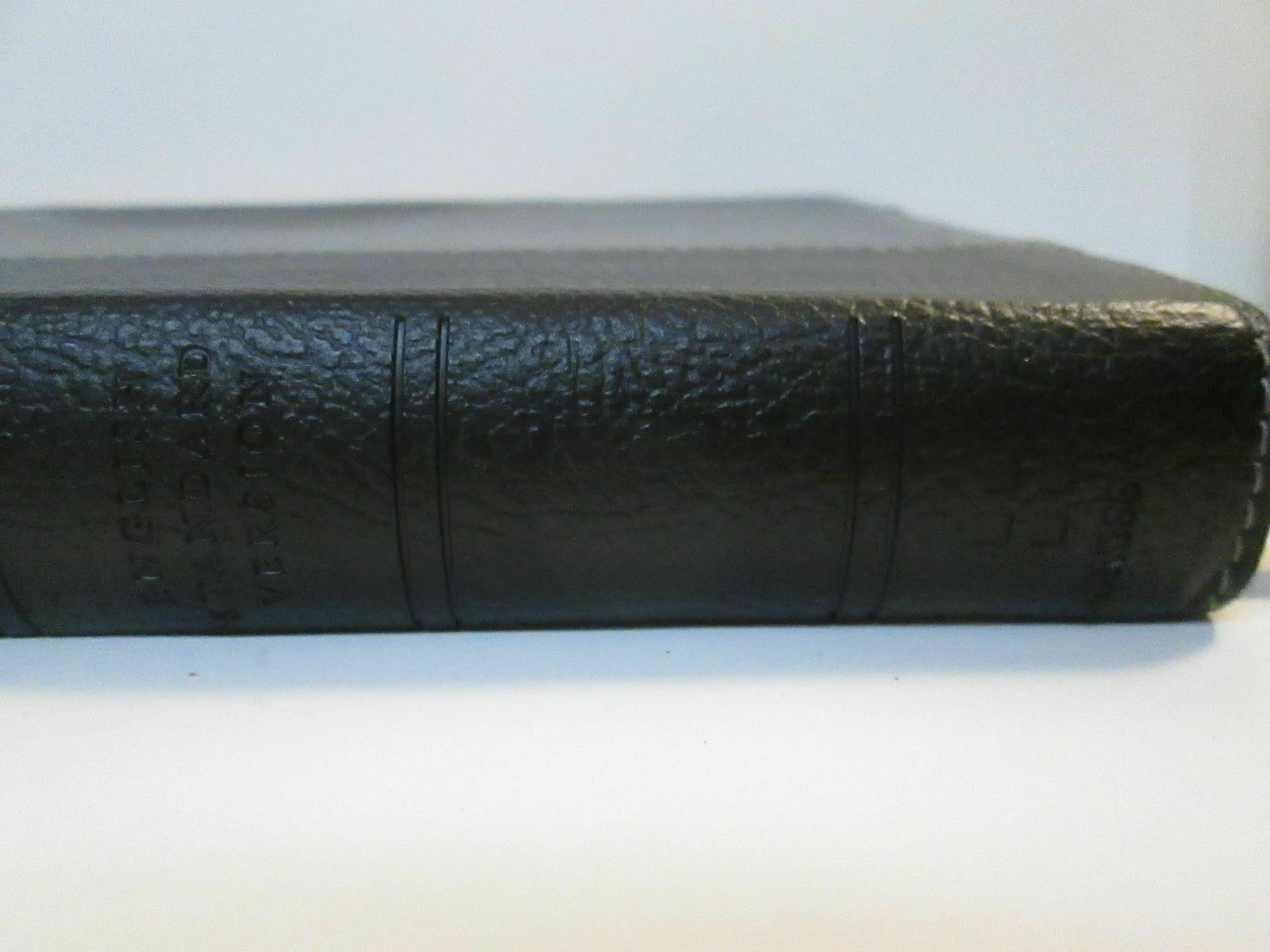 CROSSWAY ESV Holy Bible Tru Tone BLACK Crescent 978-1-4335-0197-5 2007