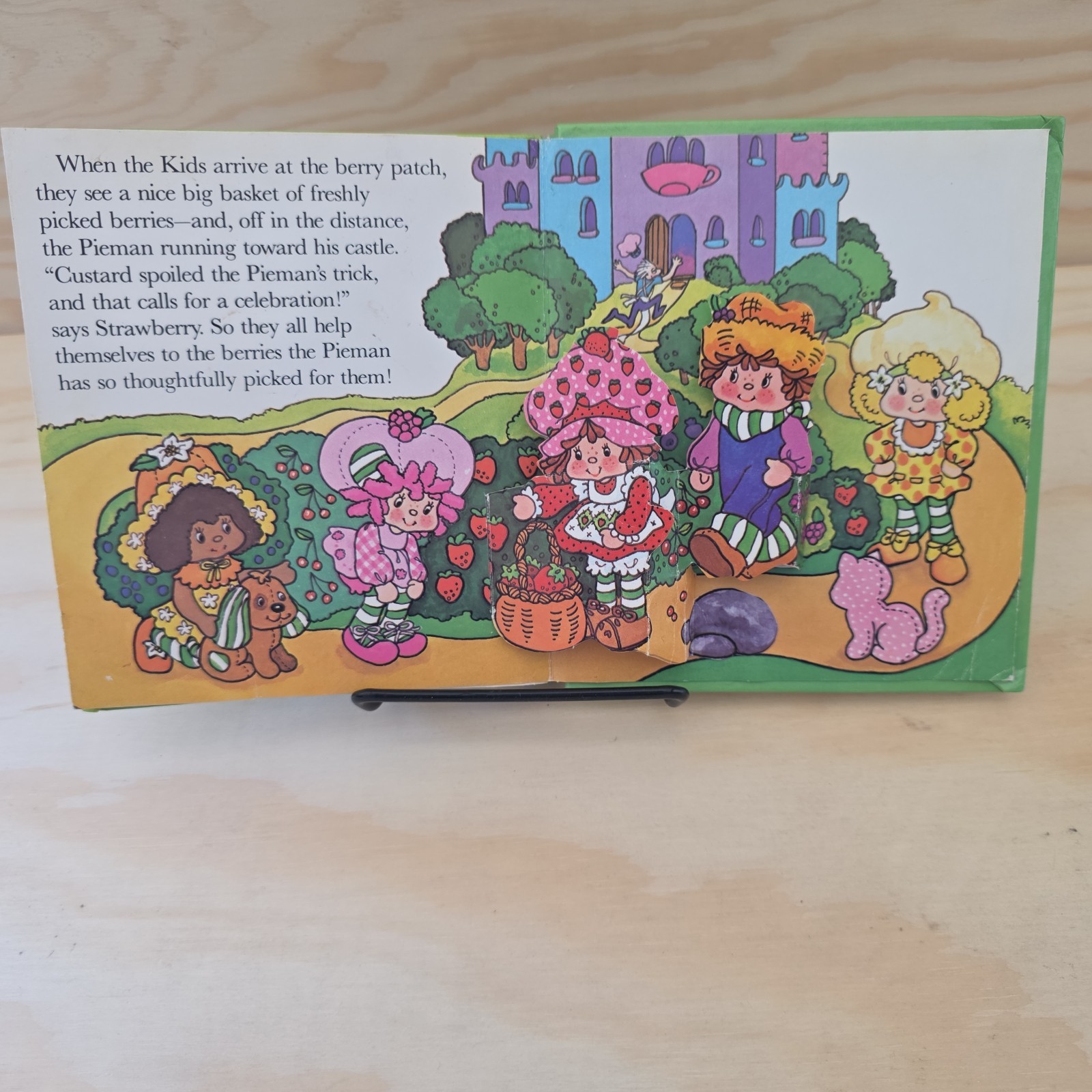 Vintage Strawberry Shortcake & The Catnabbing Pop-Up Book 1982 hardcover