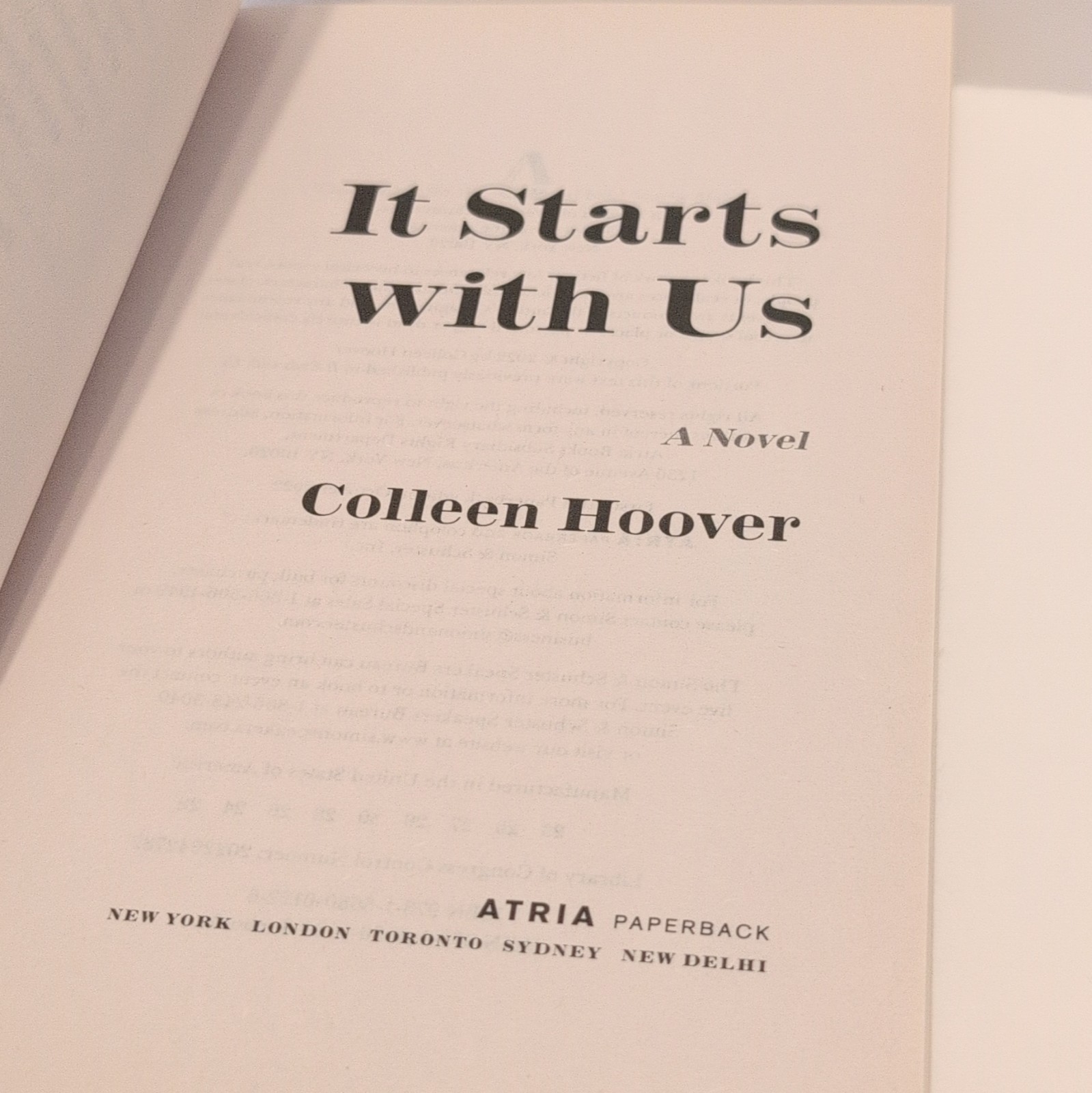 Atria Paperback It Starts with Us: A Novel by Colleen Hoover PB 2022 (It Ends)