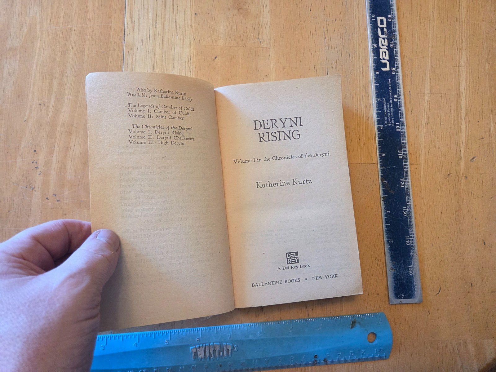 Deryni Rising by Katherine Kurtz – 1981 Del Rey Paperback