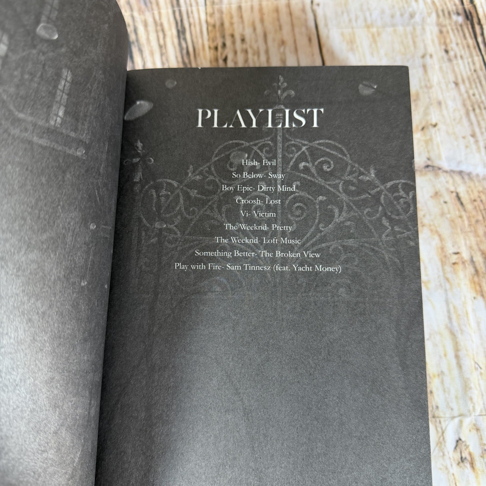 Haunting Adeline by H. D. Carlton