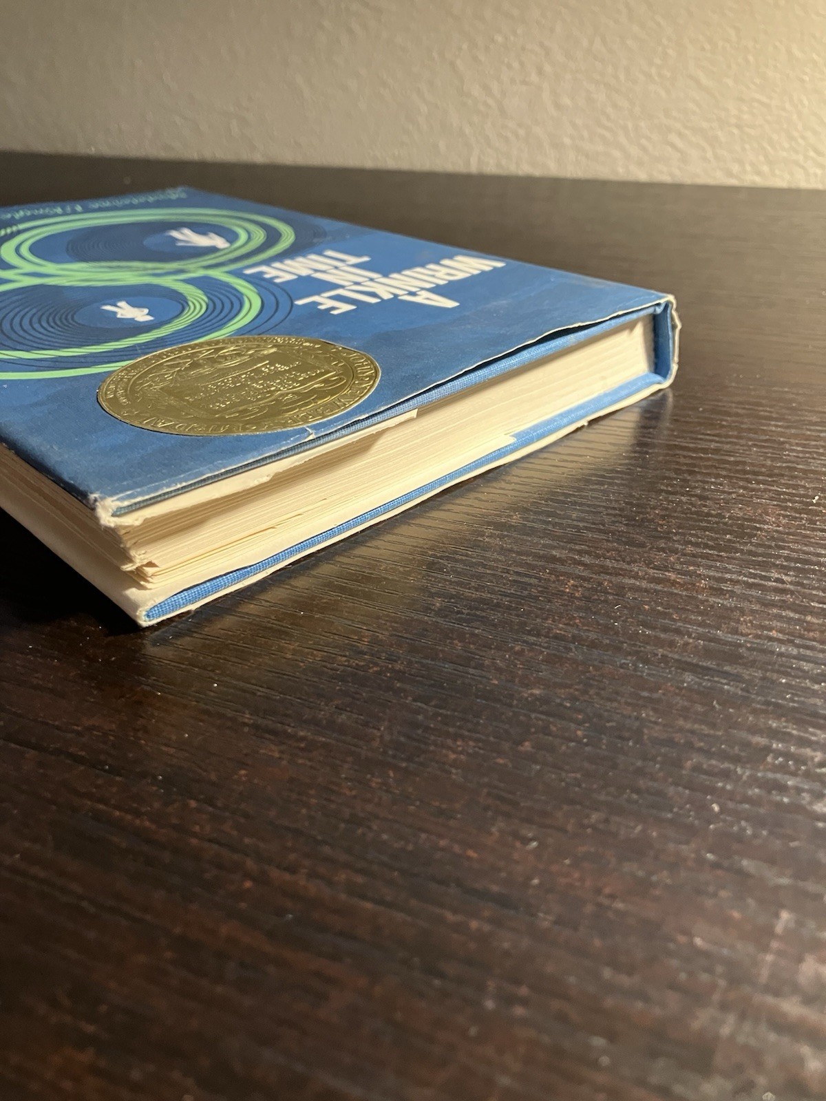 A Wrinkle In Time Madeline L’Engle ⓒ 1962 Thirty-fifth Printing 1976 HC/ DJ