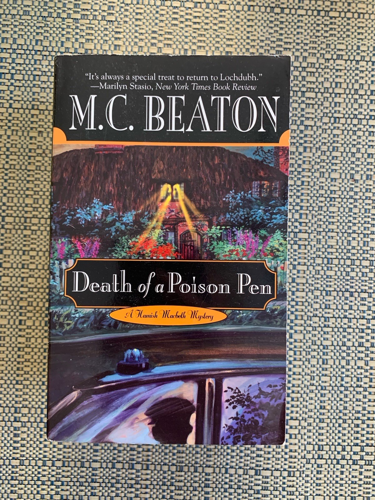 M.C. Beaton – Lot of 8 Books – Agatha Raisin – Hamish MacBeth