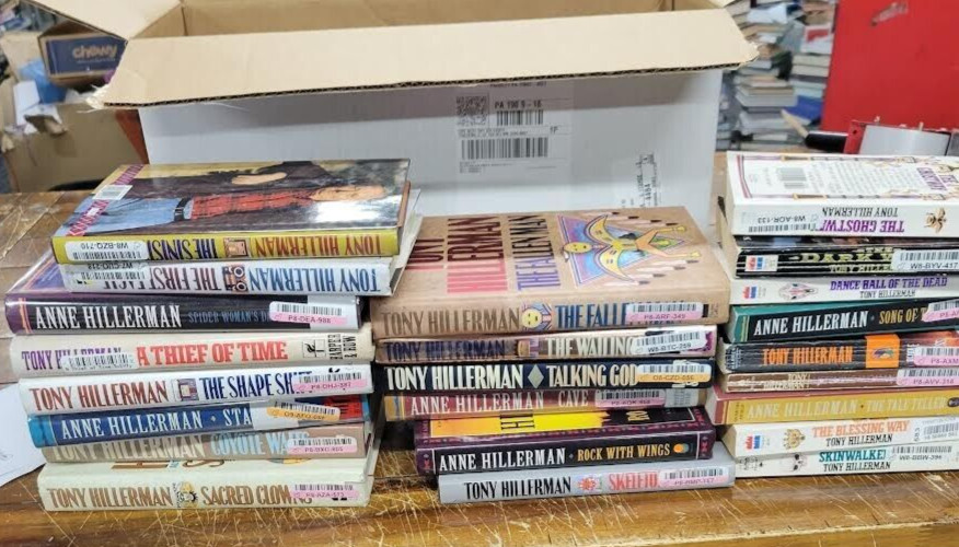 Leaphorn & Chee Complete Set Series Lot of 25 Mostly HARDCOVER by Tony Hillerman