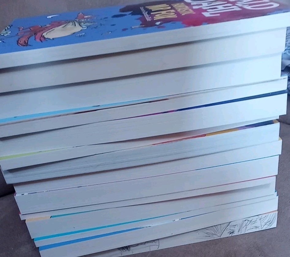 Roald Dahl Collection 14 Fantastic Stories Box Set Including Great Shape (READ)