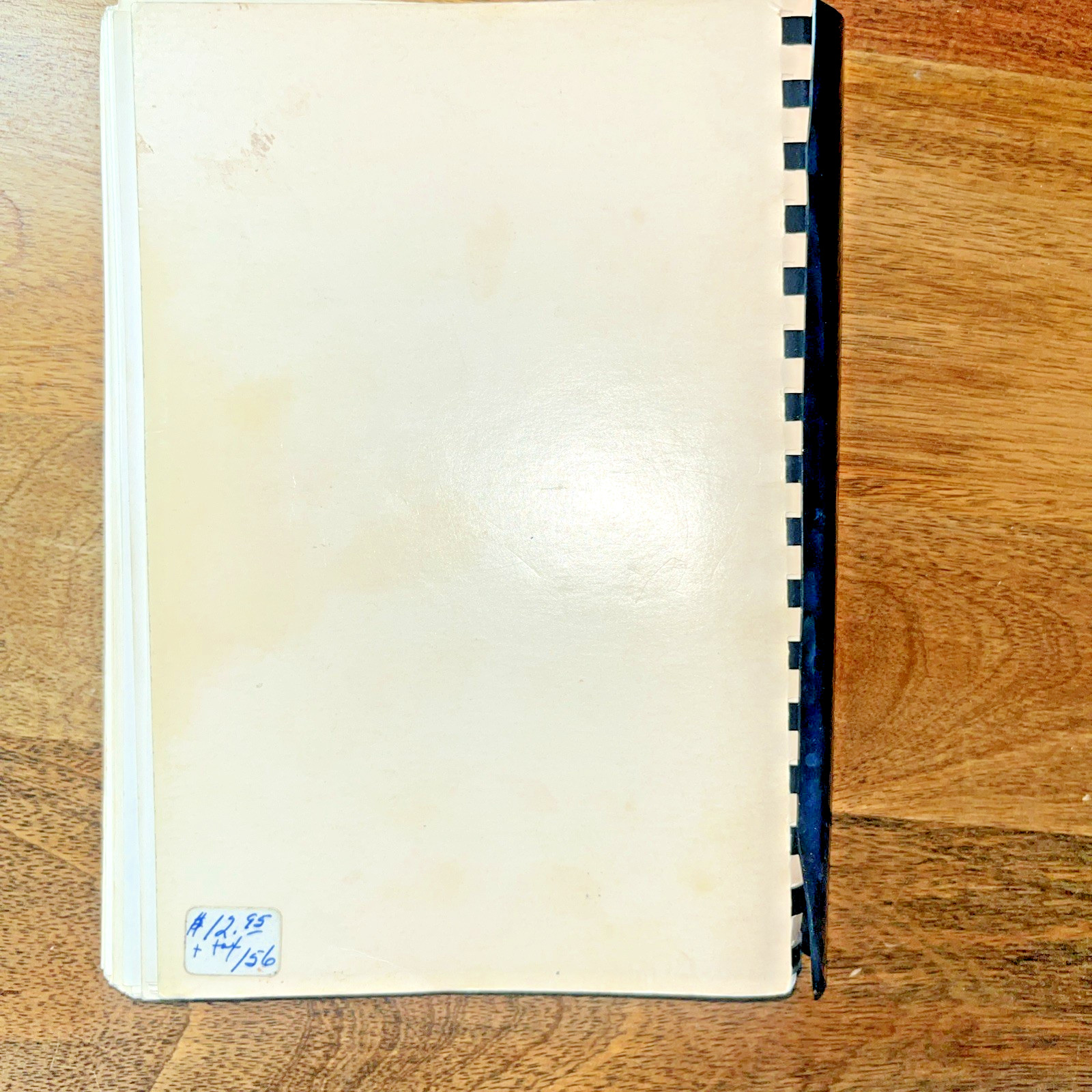Oshkosh Wisconsin 1985 Cookbook, Service League ,Dining In and Dining Out