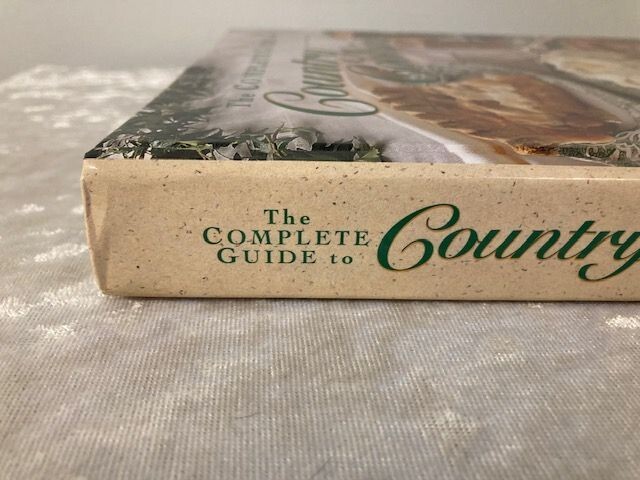 Taste of Home Complete Guide to Country Cooking Book 402 Pages Hardcover 1998 VG