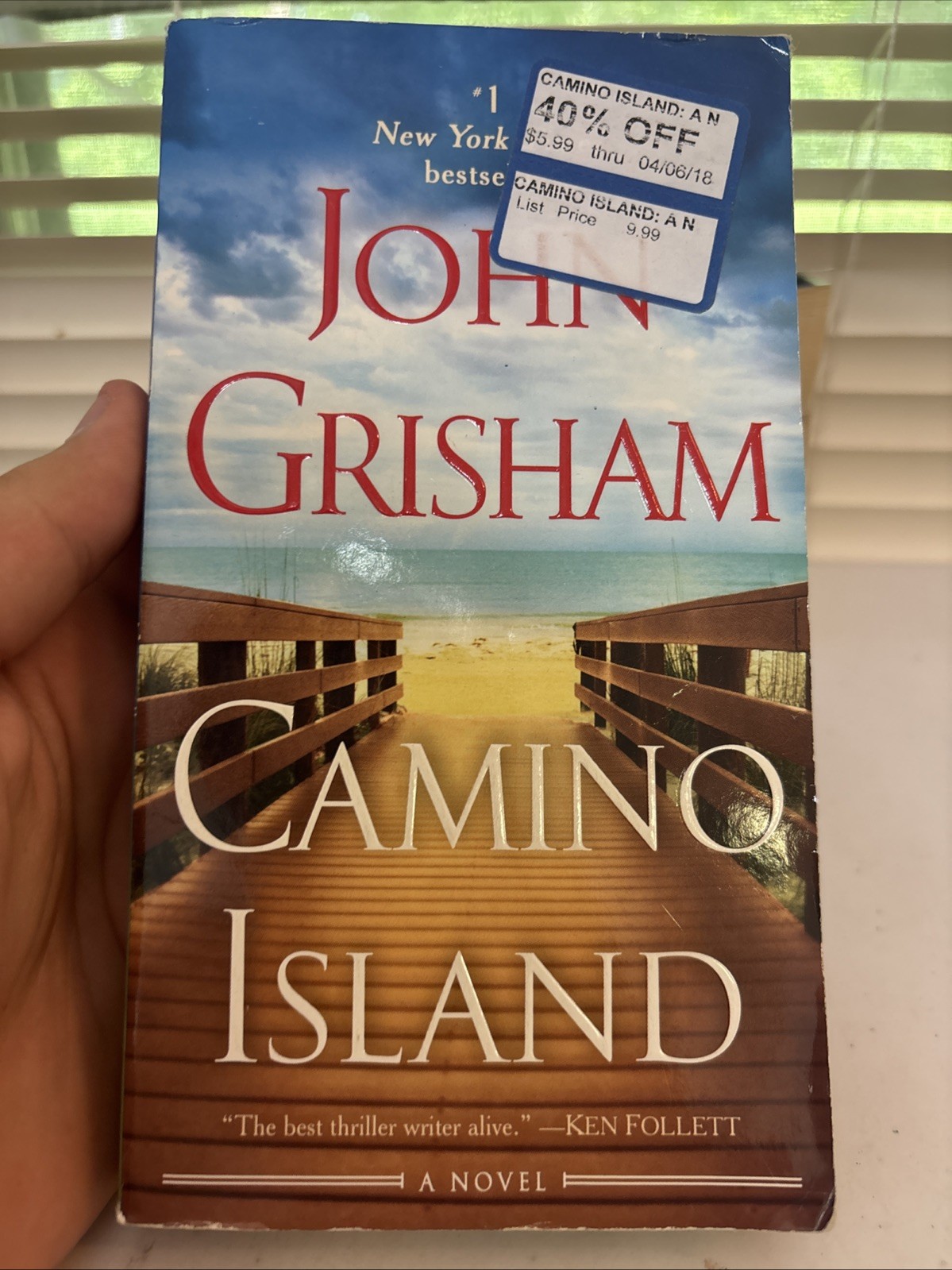 Lot of 10 – John Grisham – Mass paperback books – FREE SHIPPING