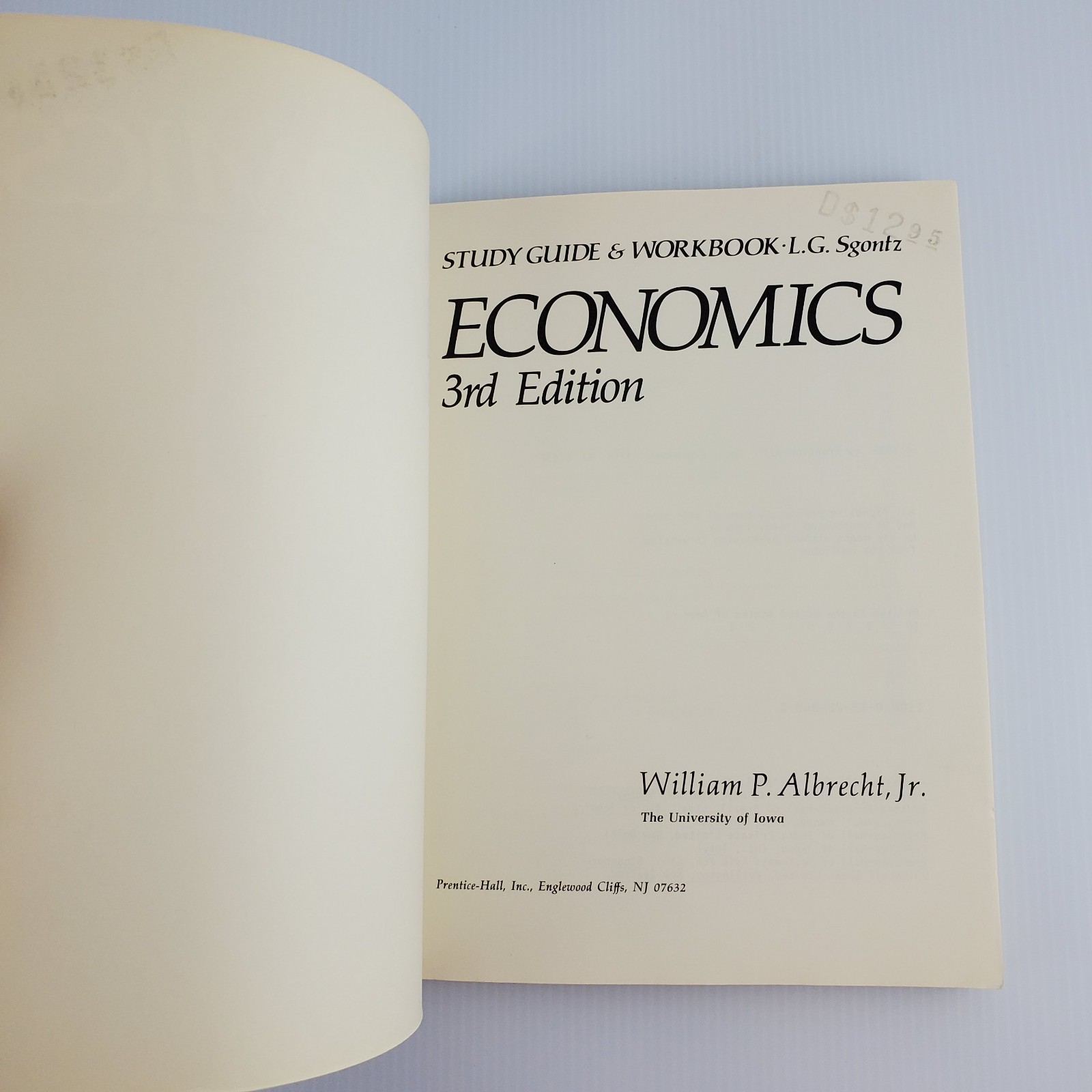Economics Study Guide Workbook L. G. Sgontz 3rd by William Albrecht Jr 1983 PB