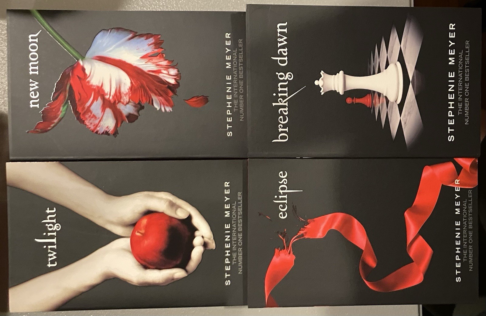 NEW RARE UK RED PAGES Twilight Saga Set Stephenie Meyer Collector’s Ed Paperback
