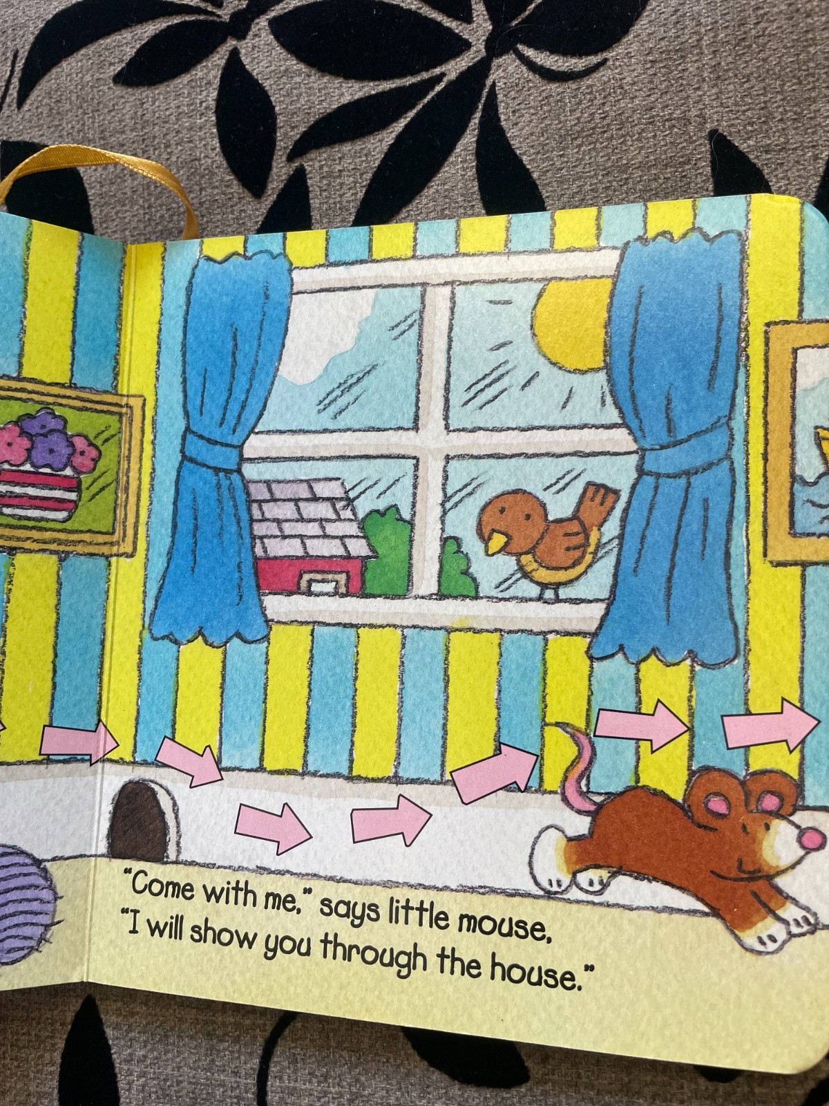 FOLLOW MY TRAIL LITTLE KITTEN. 15 BY 14CM. GRANDREAMS BOOK. 2001. BOARDED.