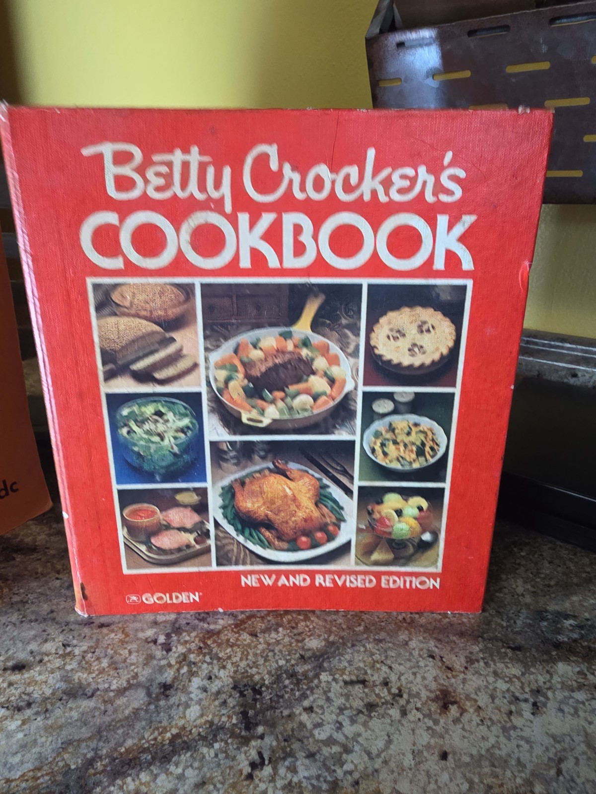 Vintage Betty Crocker’s Cookbook – 1978 – New & Revised – Includes Microwave Rcp