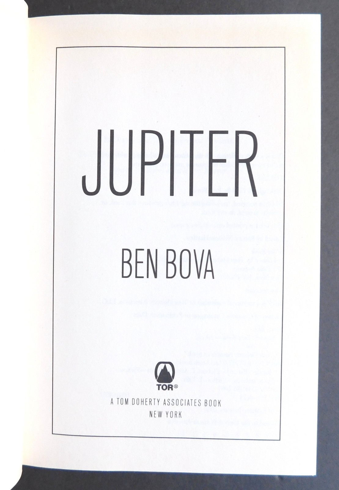 BEN BOVA High grade 2001 collectible hardcover SATURN 402 pages Unread copy
