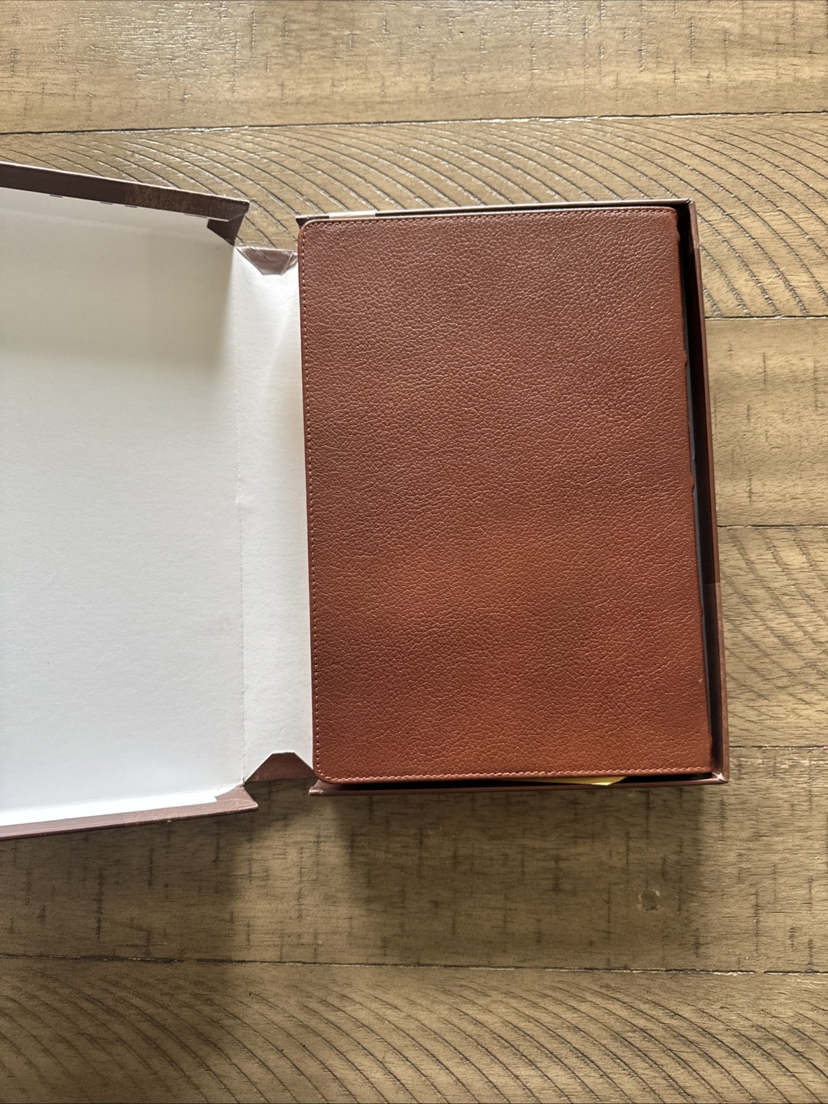 NIV Giant Print Thinline Bible Brown HC Genuine Buffalo Leather 124.99 Retail