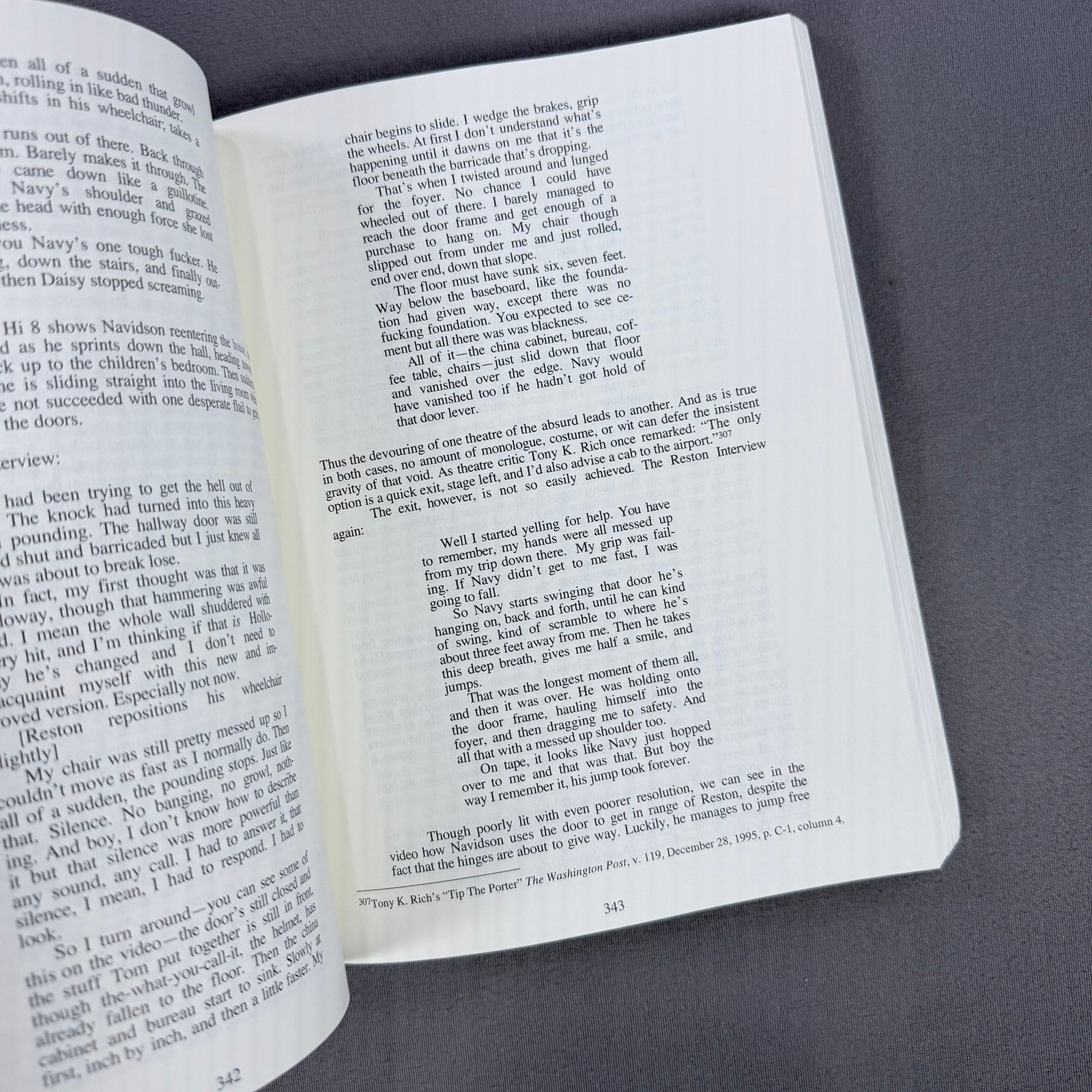 Mark Z. Danielewski House of Leaves Paperback 2000 Full-Color Edition Horror