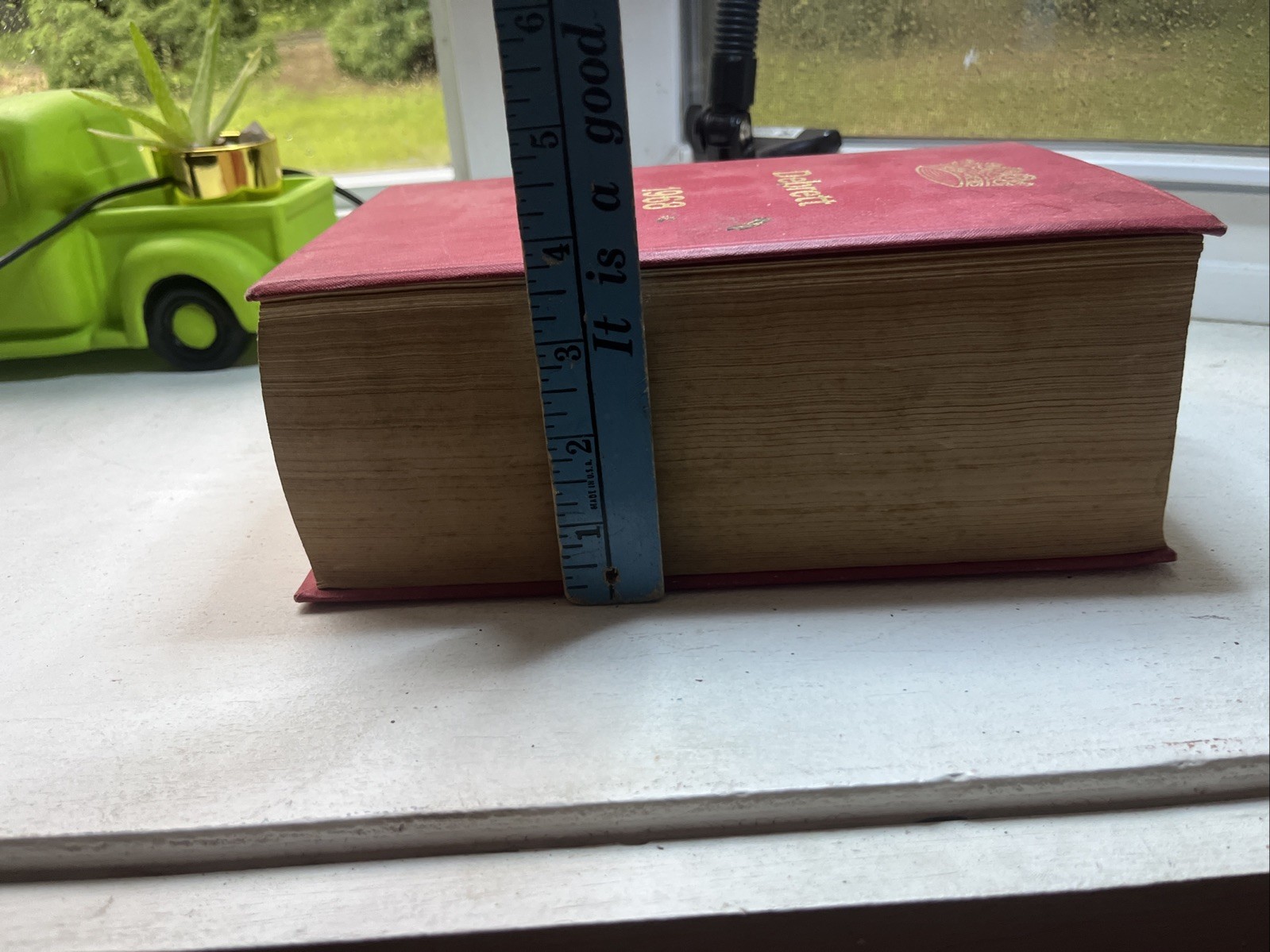 Debrett’s Peerage Baronage Knightage Companionage Hardcover Book 1968 SCHWEPPES