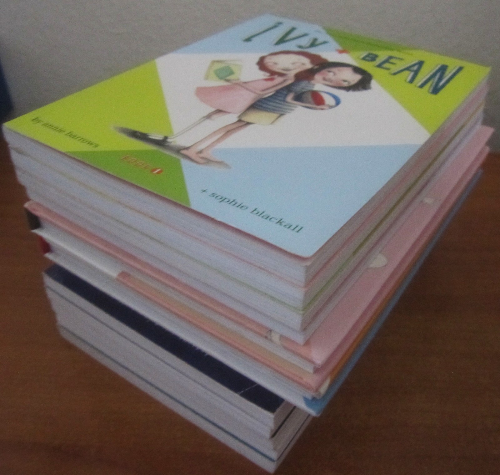 LOT OF 12 IVY & BEAN and THE NEVER GIRLS CHAPTER BOOKS AGES 6-9