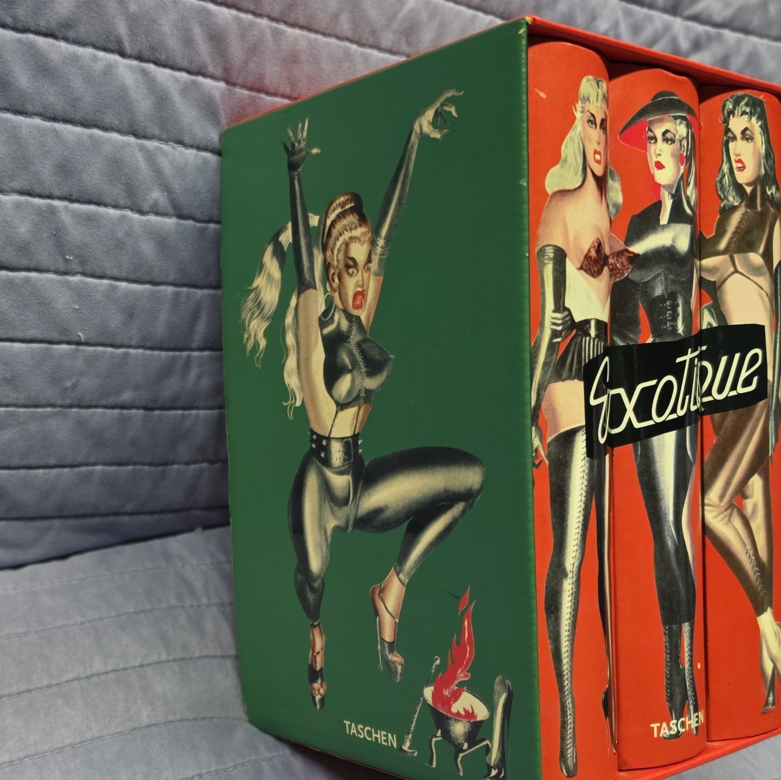 EXOTIQUE – 3 Volume Set w/ Slipcase TASCHEN Betty Page Pin-up Illustrated Books