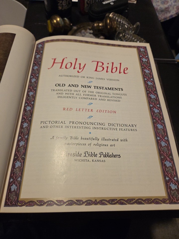 Vintage 1970s Fireside Family Edition Holy Bible (King James Version) with Salt