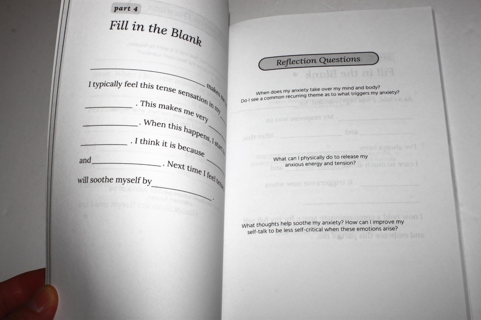 The Shadow Work Journal : a Guide to Integrate & Transcend Your Shadows (2023)