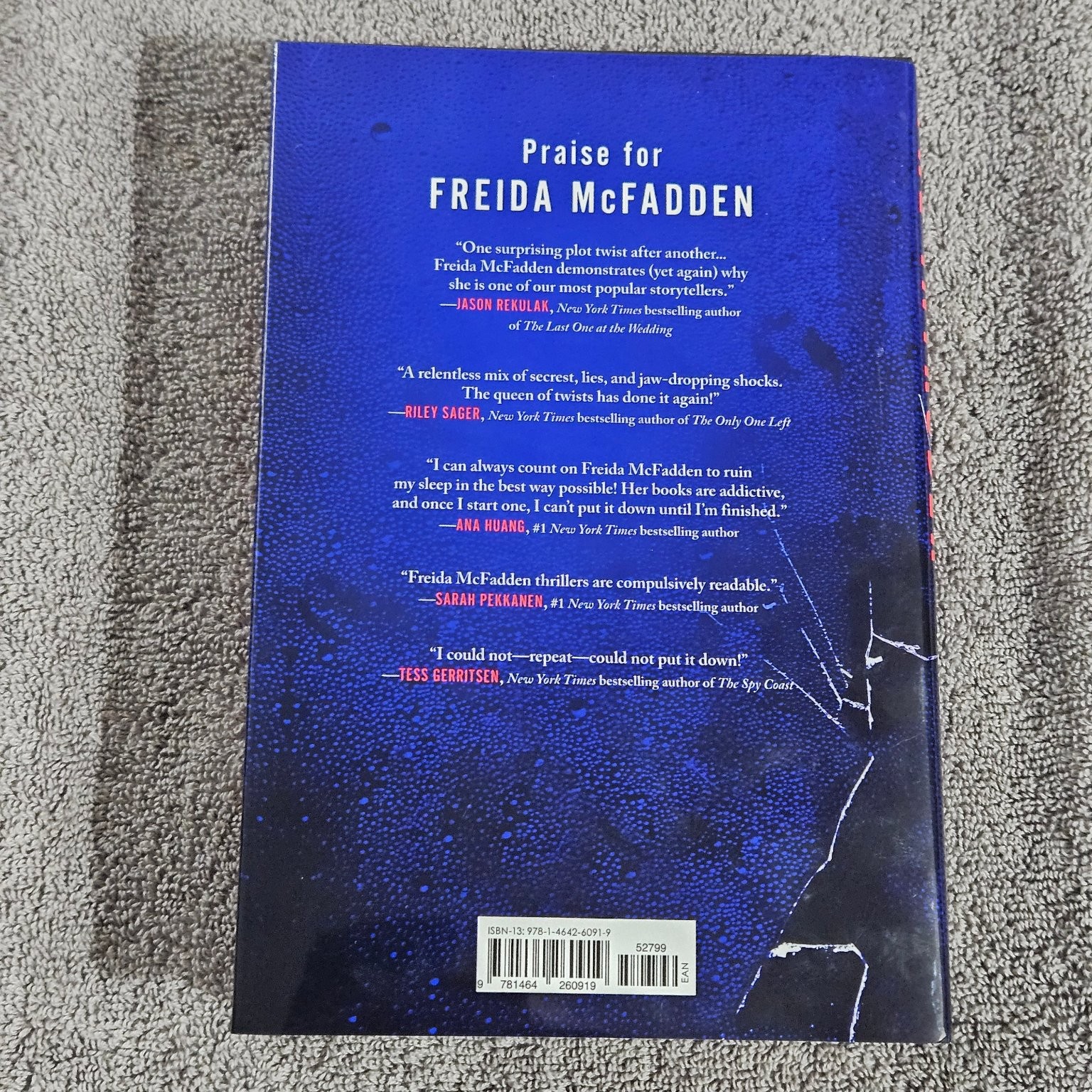 The Intruder Freida McFadden 2025 First Edition Thriller Suspense Sourcebooks