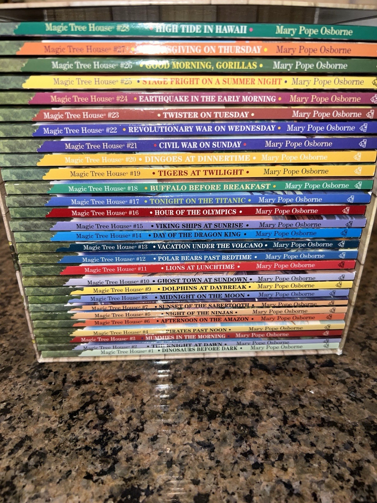 Magic Tree House 1–28 Box Set Complete 28-Book Collection