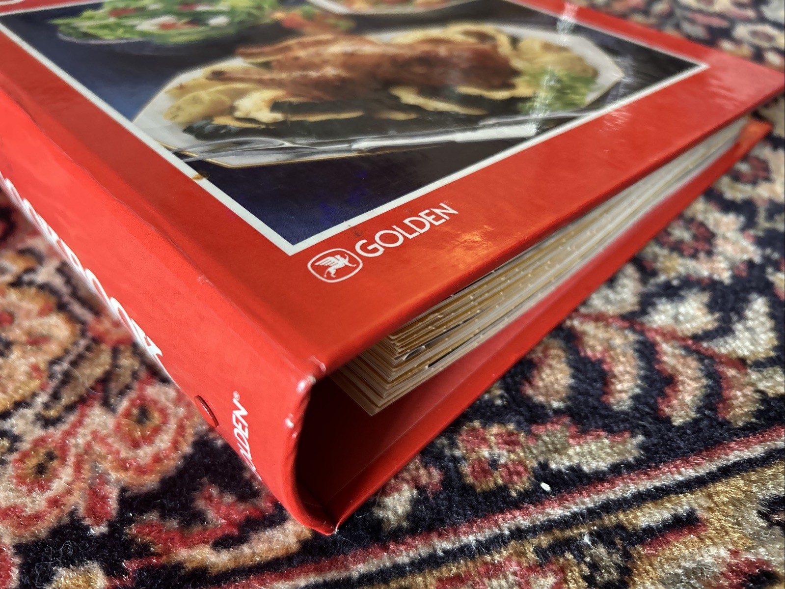 Betty Crocker’s Cookbook Golden Press 1989 5 Ring Binder 8th Printing 9″ x 10.5″