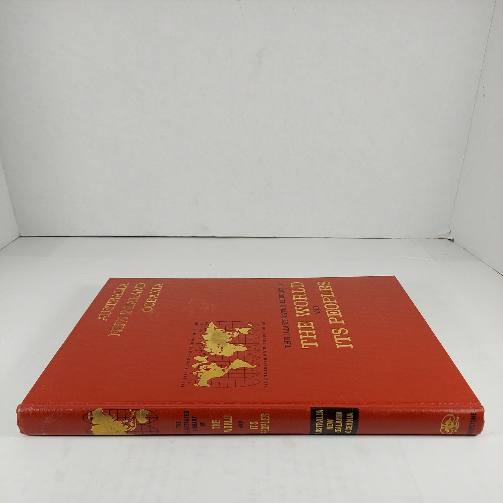 Illustrated Library of the World & Its Peoples Australia New Zealand 1966 HC